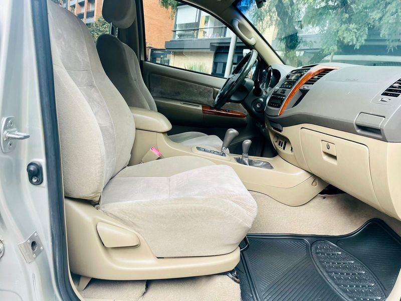 Toyota Fortuner • 2010 • 148,800 km 9