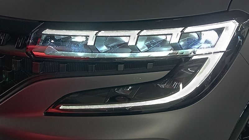 Renault Captur • 2023 • 15,444 km 5