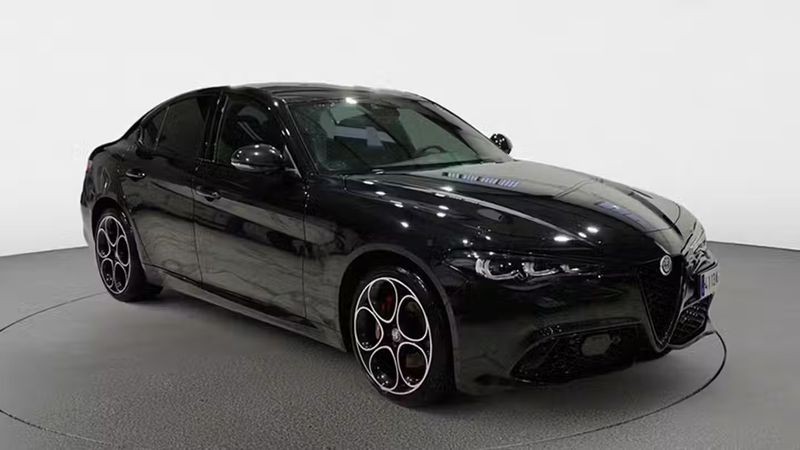 Alfa Romeo Giulia • 2024 • 17,640 km 2