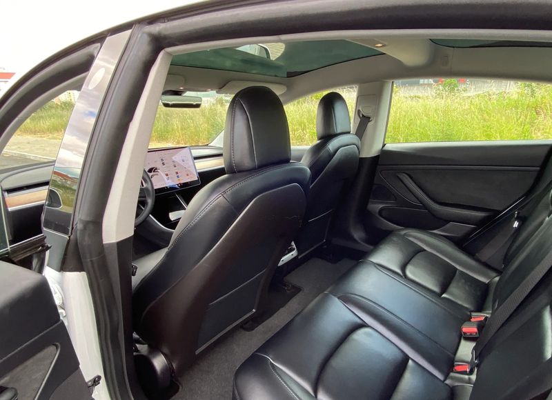 Tesla Model 3 • 2020 • 95,987 km 11