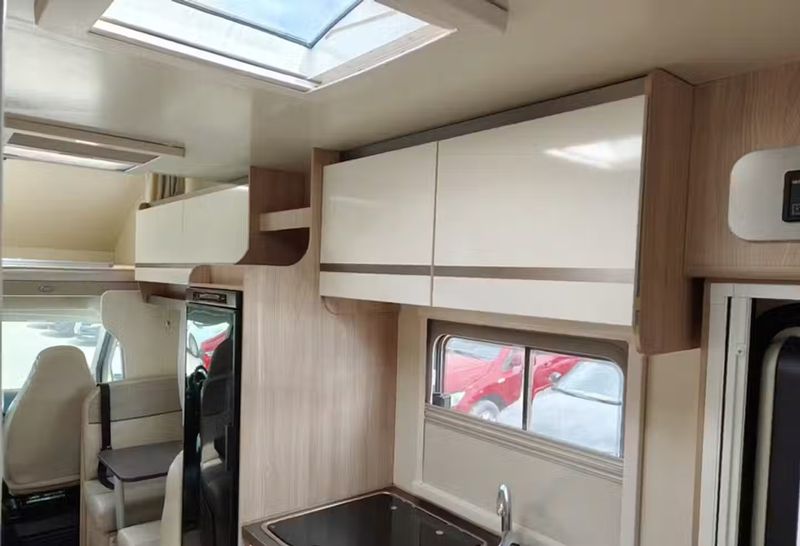 Citroën Jumpy • 2020 • 57,378 km 12