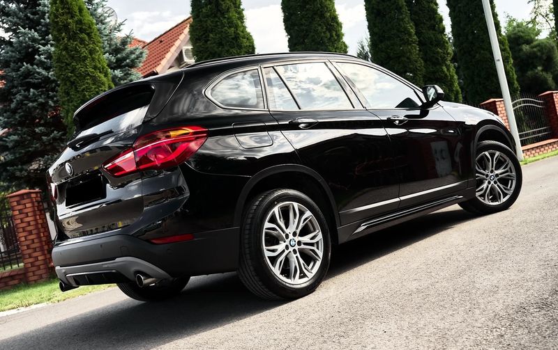 BMW X1 • 2015 • 193,000 km 4