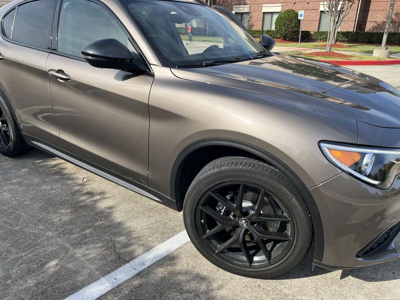 Alfa Romeo Stelvio • 2019 • 34,900 mi 5