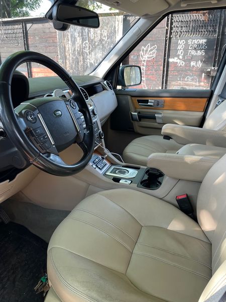 Land Rover Discovery • 2012 • 217,000 km 5