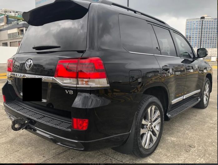 Toyota Land Cruiser • 2018 • 85,000 km 10
