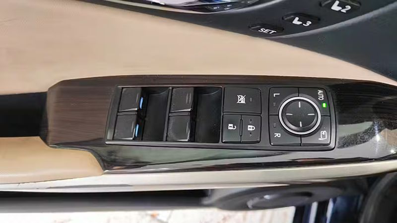 Lexus IS • 2014 • 136,088 km 12