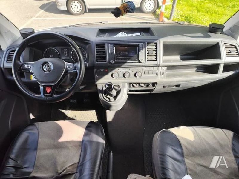 Volkswagen California • 2017 • 97,000 km 8