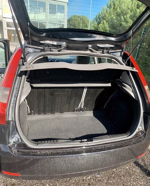 Ford Fiesta • 2002 • 249,999 km 3