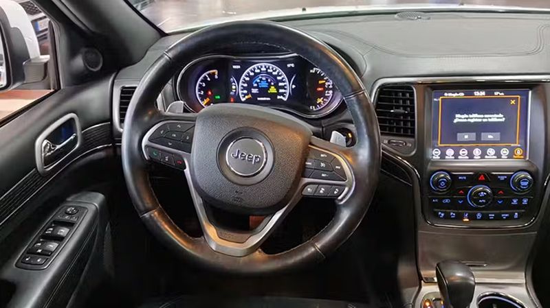 Jeep Grand Cherokee • 2019 • 114,045 km 10