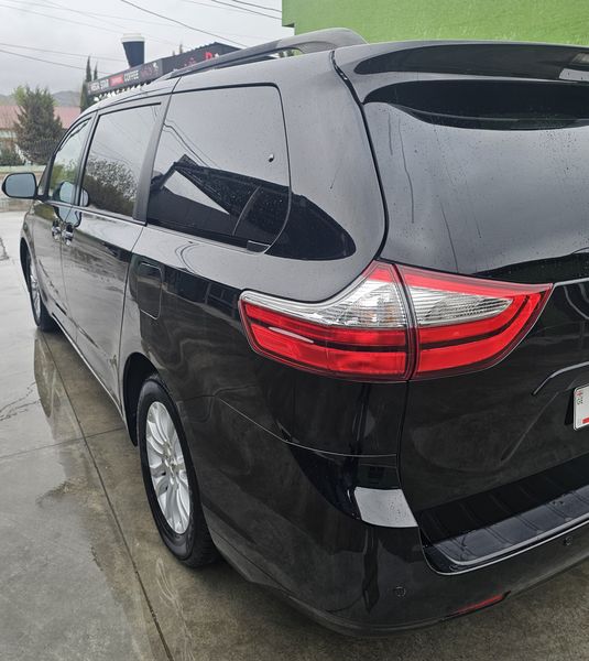 Toyota Sienna • 2015 • 71,123 mi 14