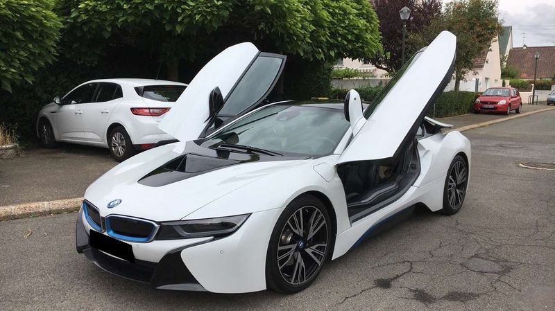 BMW i8 • 2014 • 82,900 km 1