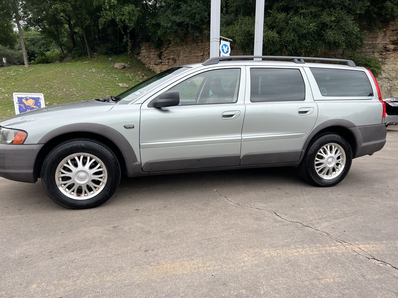Volvo S60 • 2004 • 134,000 mi 9