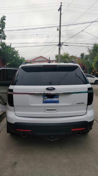Ford Explorer • 2013 • 153,000 km 3