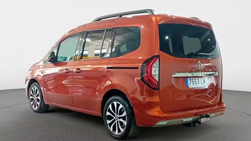 Renault Kangoo • 2022 • 19,000 km 3
