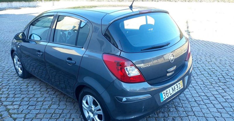 Opel Corsa • 2011 • 189,999 km 4