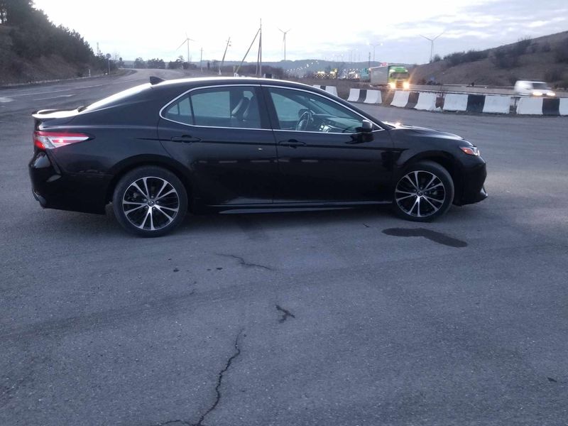 Toyota Camry • 2019 • 72,000 km 4