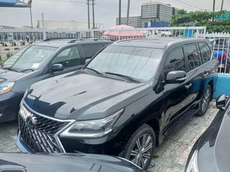 Lexus LX • 2021 • 3 km 4