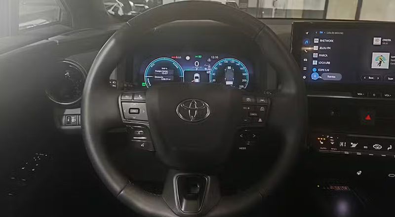 Toyota C-HR • 2024 • 7,811 km 6