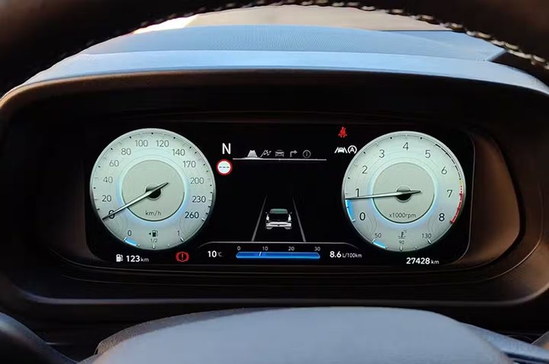 Hyundai i20 • 2022 • 27,428 km 10