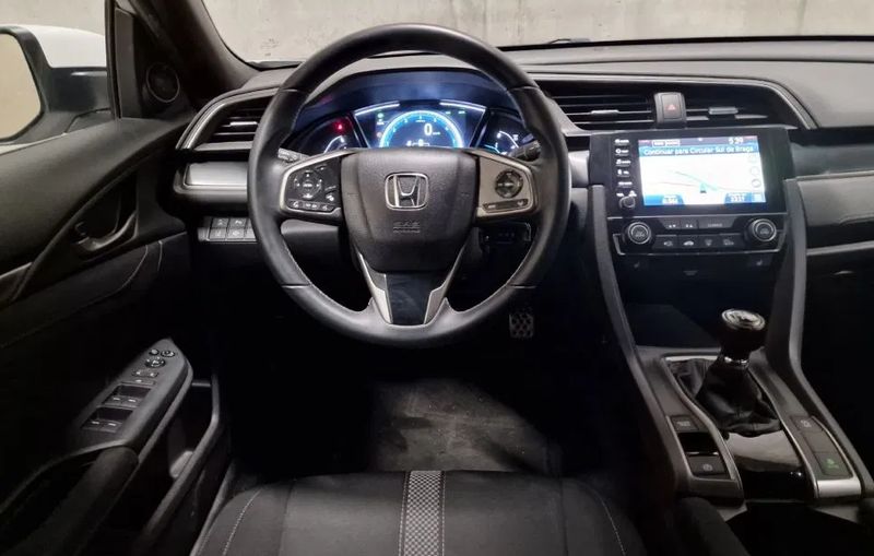 Honda Civic • 2021 • 45,000 km 2