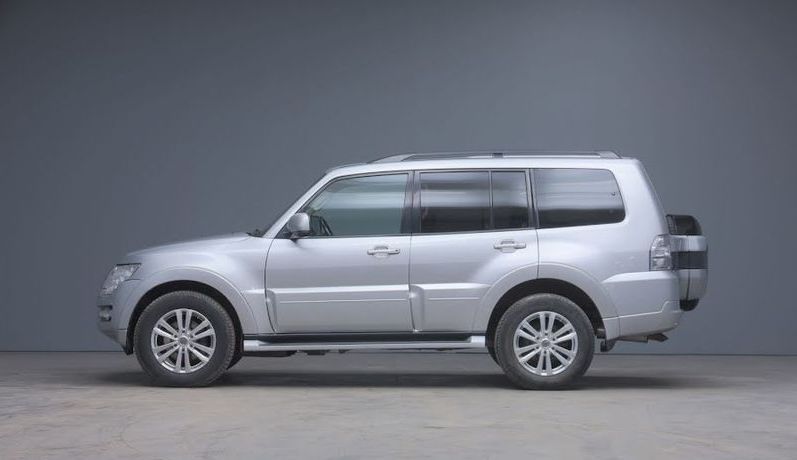 Mitsubishi Pajero • 2018 • 96,000 km 3