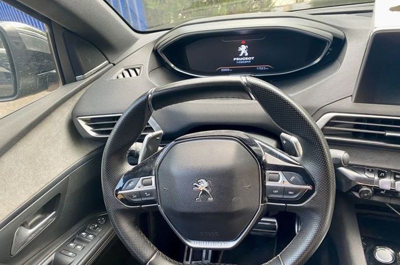 Peugeot 5008 • 2019 • 90,700 km 5