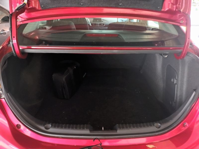 Mazda 3 • 2016 • 61,000 km 2