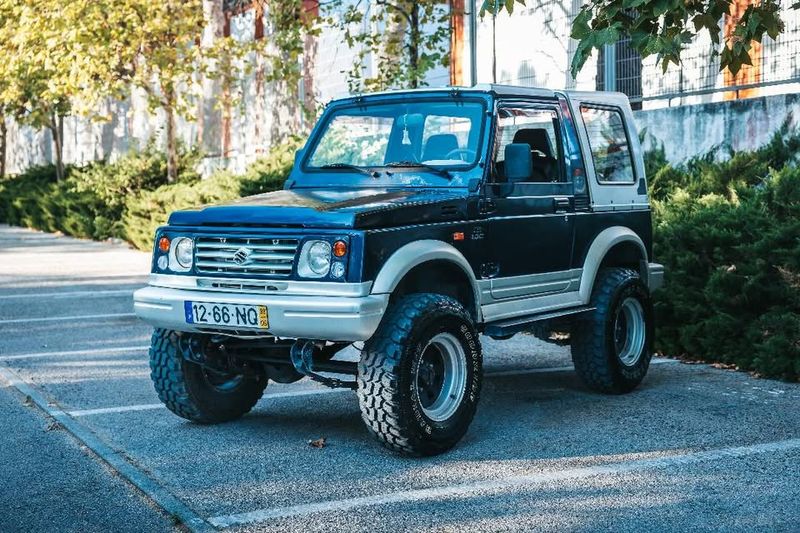 Suzuki Samurai • 1999 • 99,000 km 5
