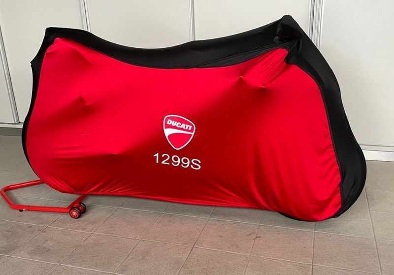 Ducati panigale • 2016 • 2,888 km 4