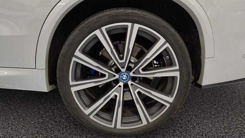 BMW X5 • 2022 • 14,035 km 15