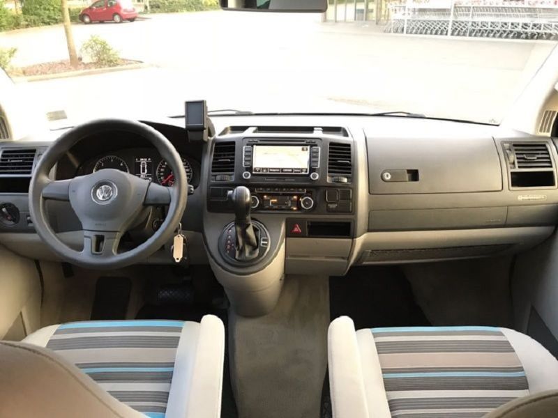 Volkswagen T5 • 2010 • 167,000 km 4
