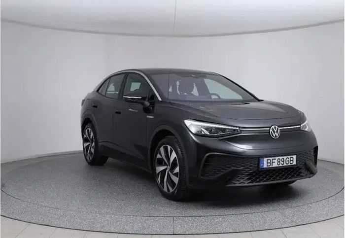 Volkswagen ID.4 • 2023 • 39,000 km 3