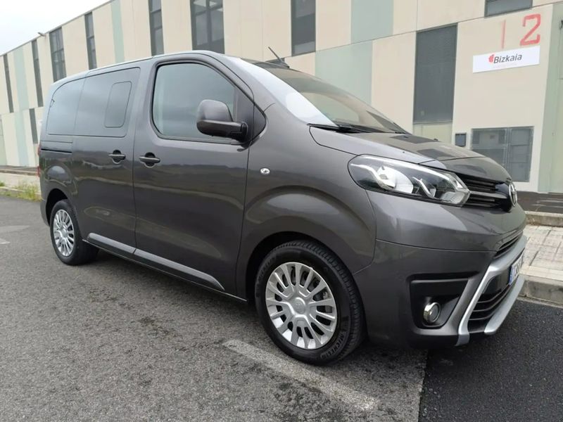 Toyota Corona • 2017 • 190,000 km 3