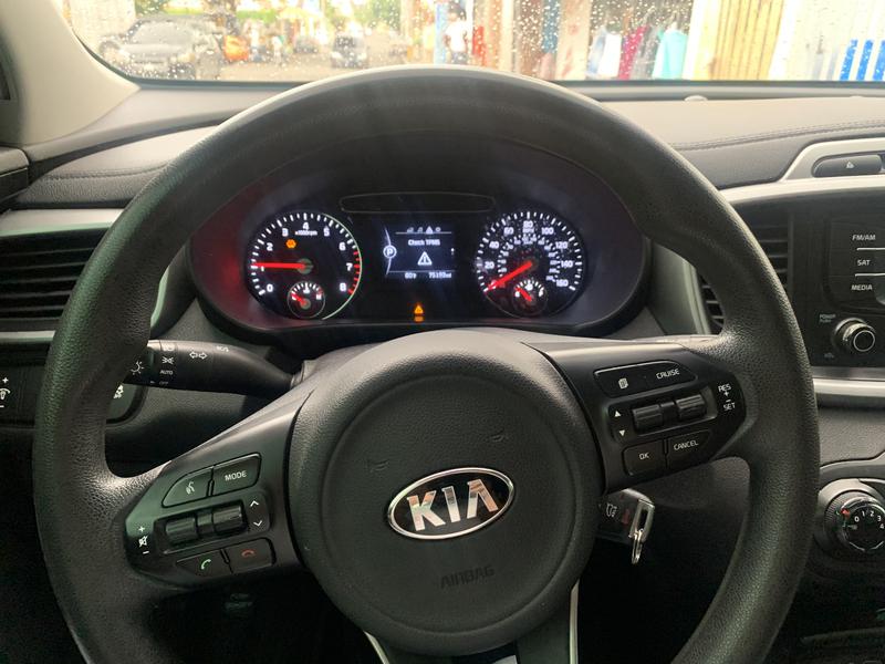 Kia Sorento • 2016 • 75,192 km 3
