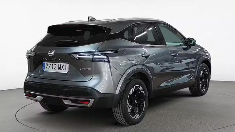 Nissan Qashqai • 2025 • 5,720 km 7
