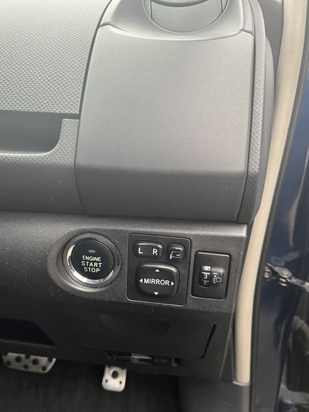 Toyota Vitz • 2006 • 172,337 km 9