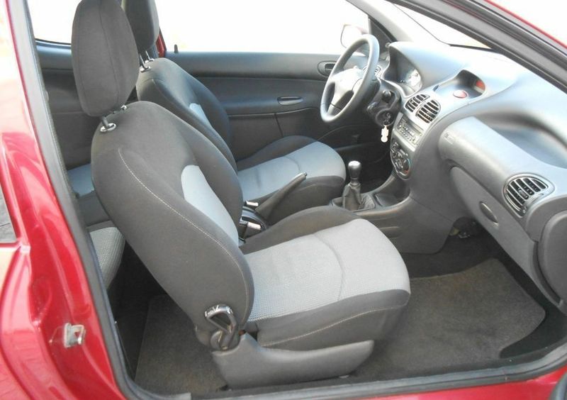 Peugeot 206 • 2003 • 108,581 km 1
