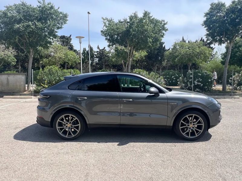 Porsche Cayenne Coupe • 2022 • 31,000 km 9