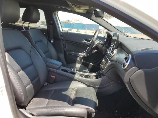 Mercedes-Benz GLA-Class • 2017 • 9 km 5