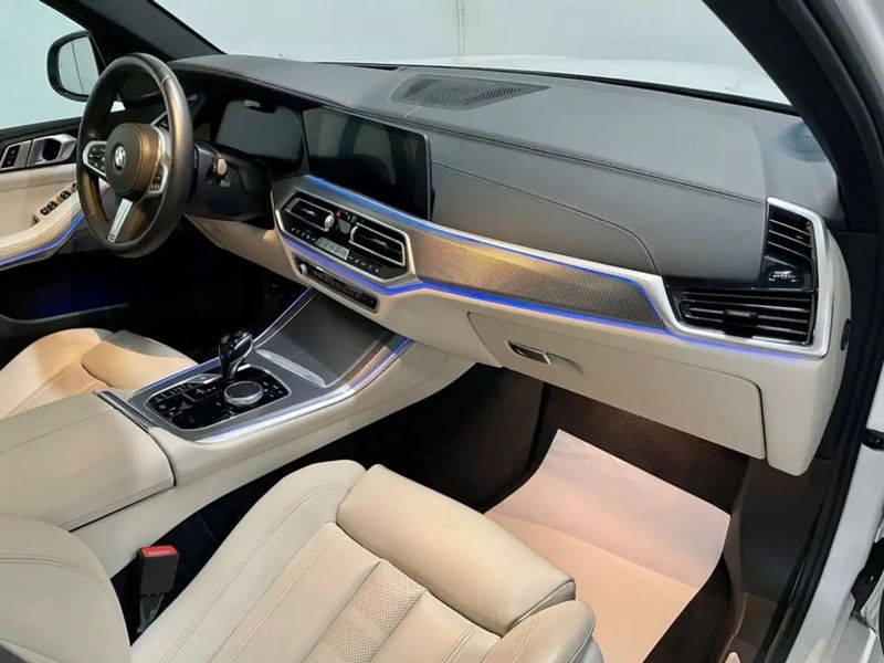 BMW X5 • 2021 • 73,000 km 9