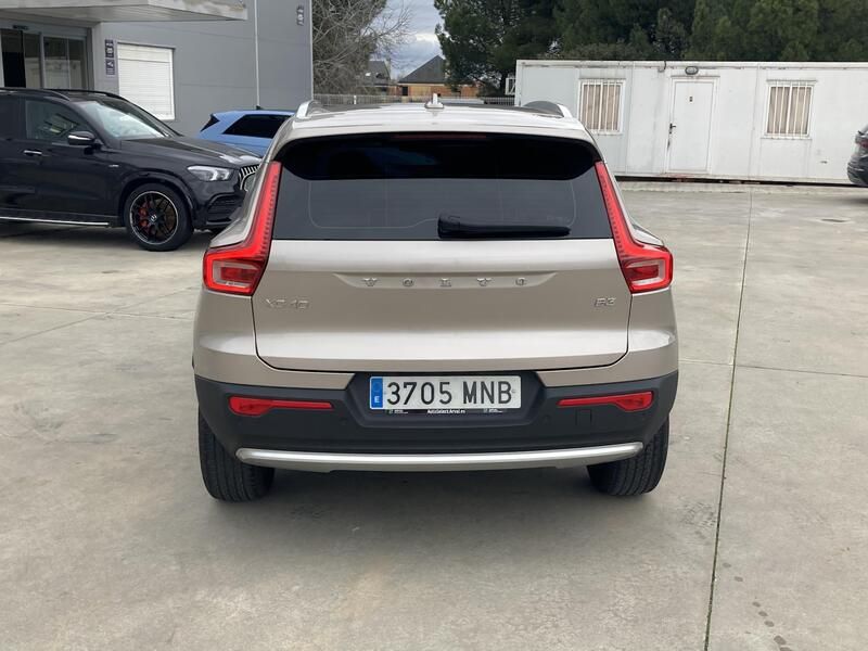 Volvo XC40 • 2024 • 45,624 km 2