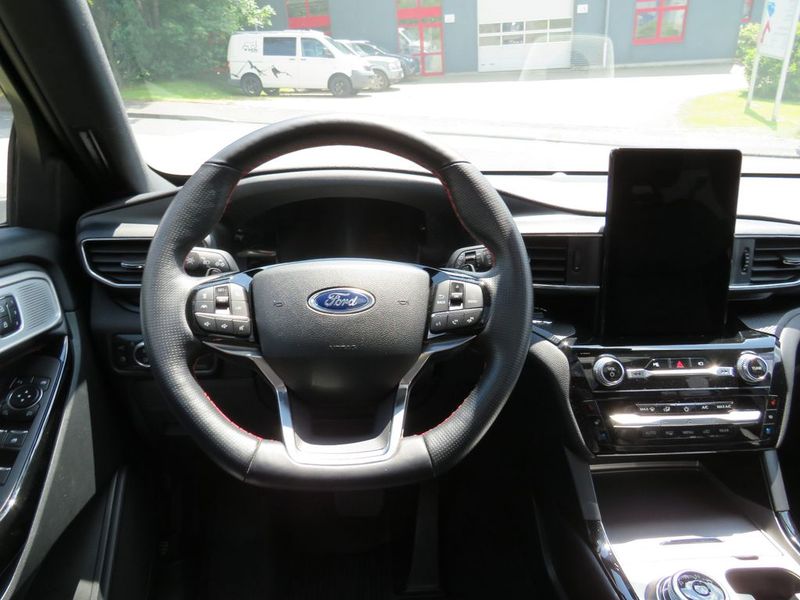 Ford Explorer • 2021 • 46,550 km 3