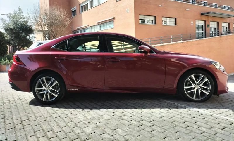 Lexus IS • 2020 • 89,000 km 11