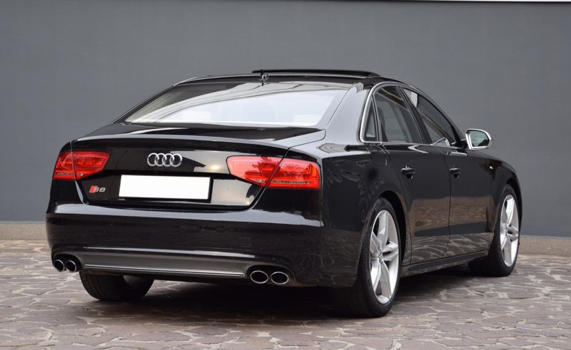 Audi S8 • 2013 • 162,000 km 3