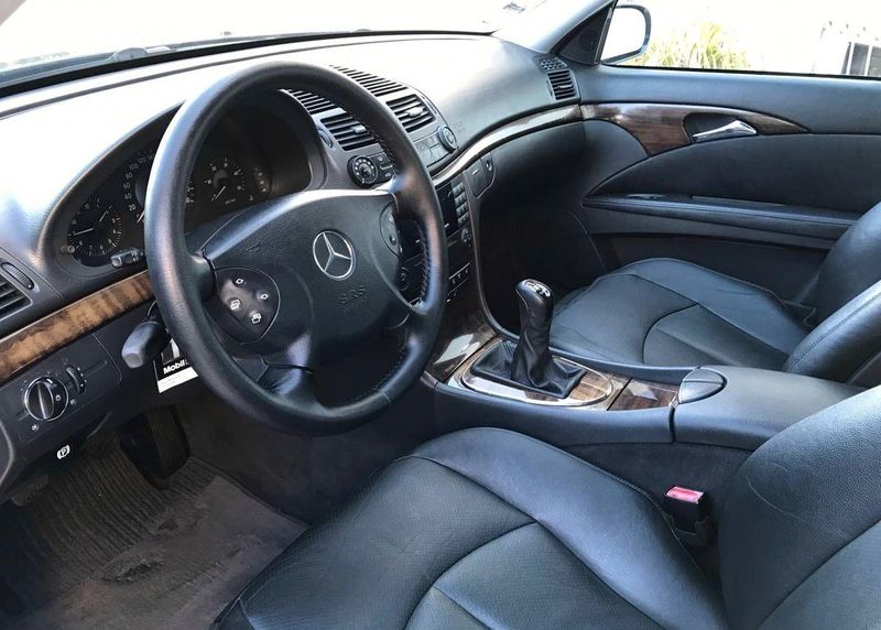 Mercedes-Benz 210 kombi • 2003 • 250,000 km 3