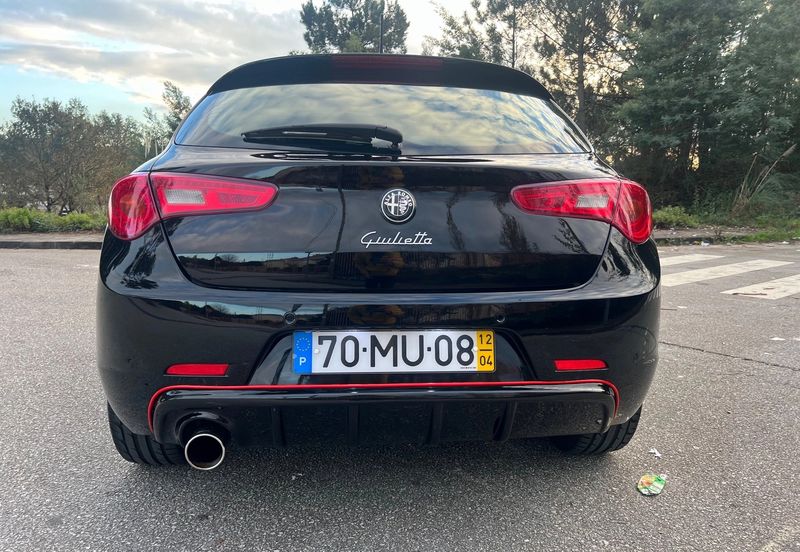 Alfa Romeo Giulietta • 2012 • 174,000 km 3