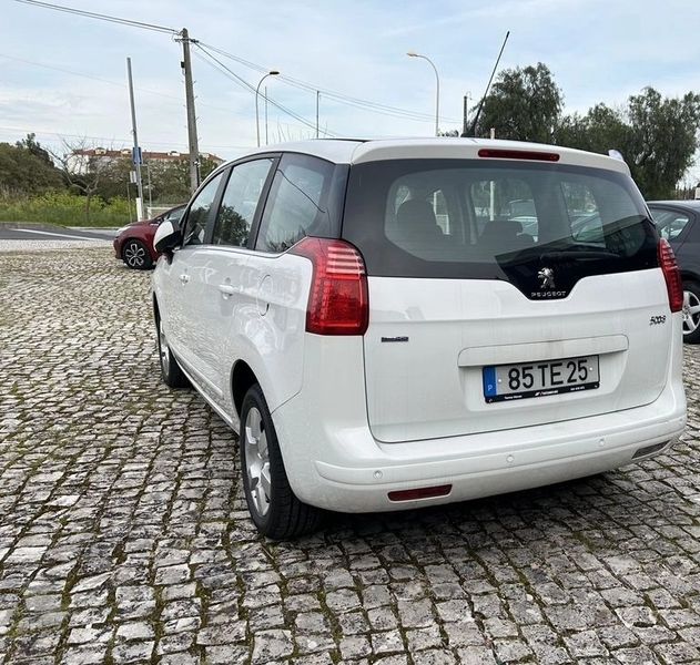 Peugeot 5008 • 2015 • 167,619 km 3