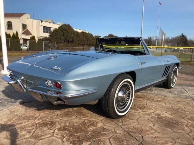 Chevrolet Corvette • 1966 • 113,700 km 5