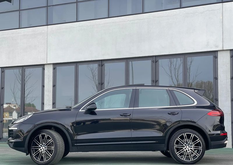 Porsche Cayenne • 2016 • 143,334 km 2