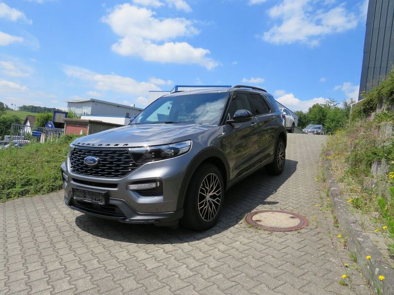 Ford Explorer • 2021 • 46,550 km 2